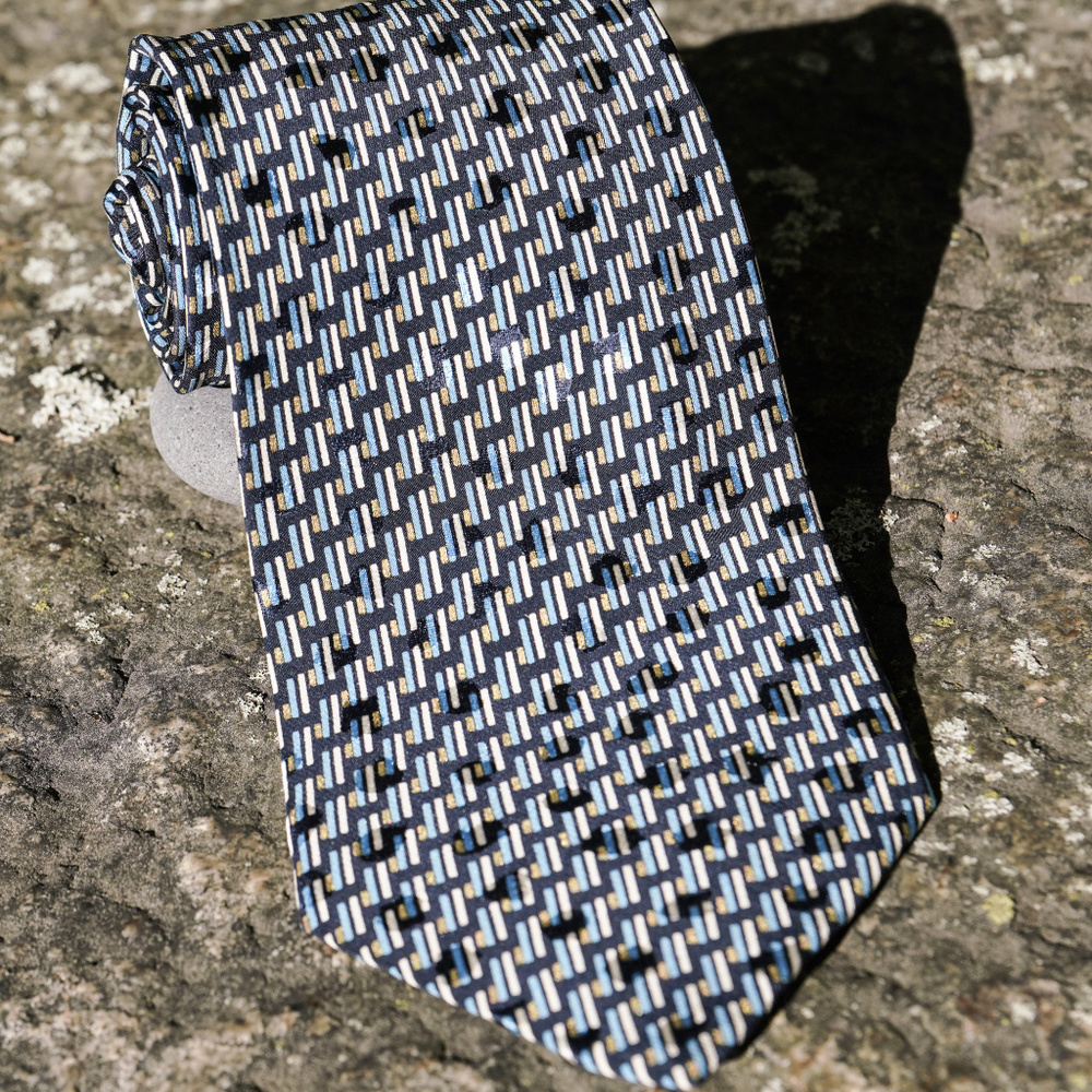 Bernini. Rodeo Drive. Italy. 100% Silk Necktie Tie